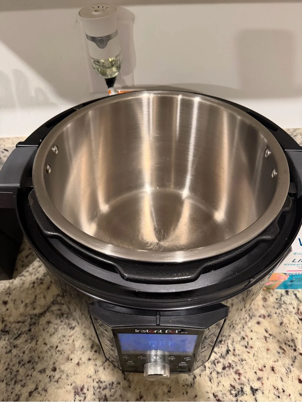 Instant Pot Pro Multi‑Cooker in Black 8 Qt